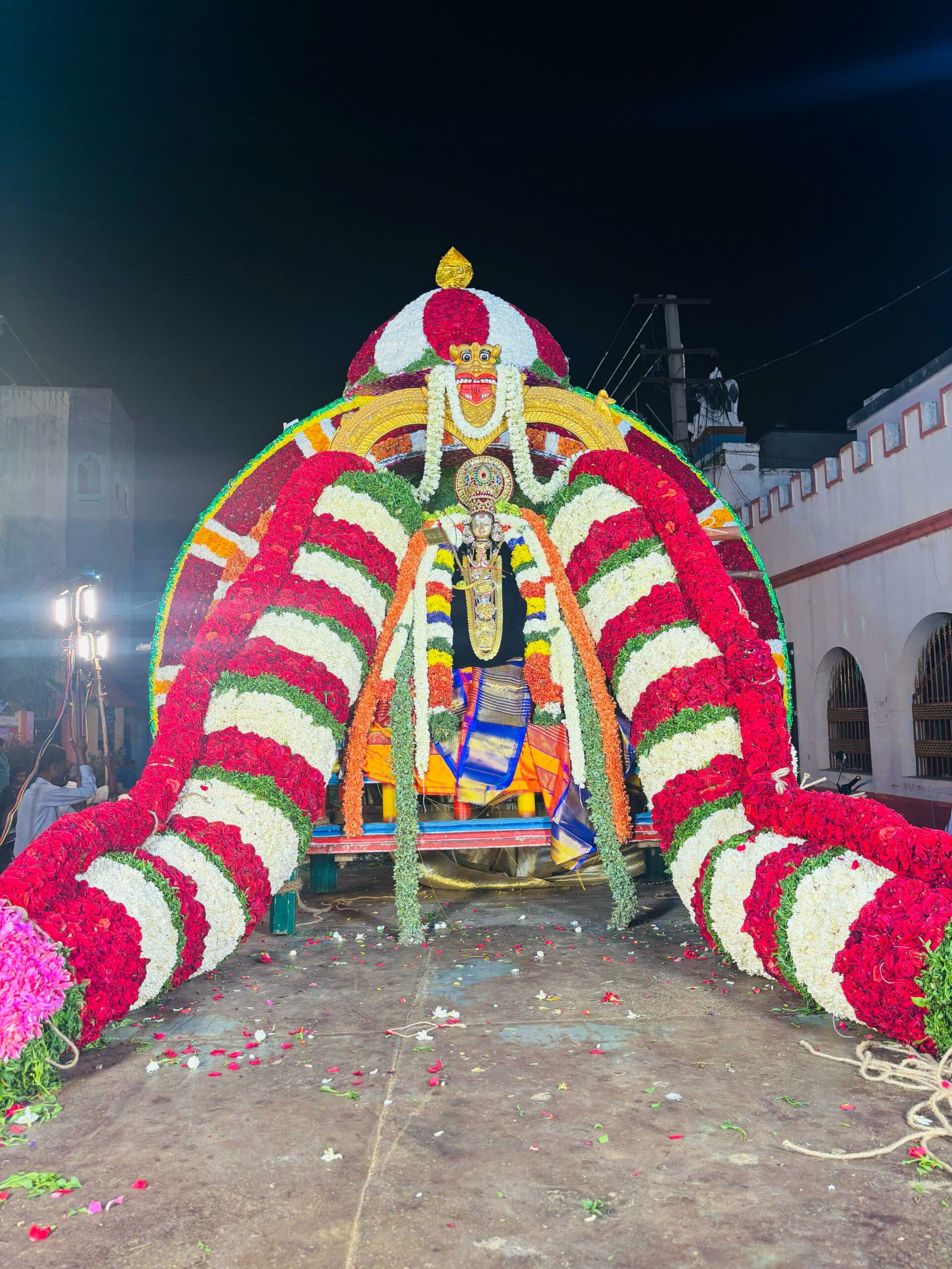 తల్పగిరిలో ఘనంగా జరిగిన శ్రీరంగనాధుని పుష్పపల్లకీ సేవ